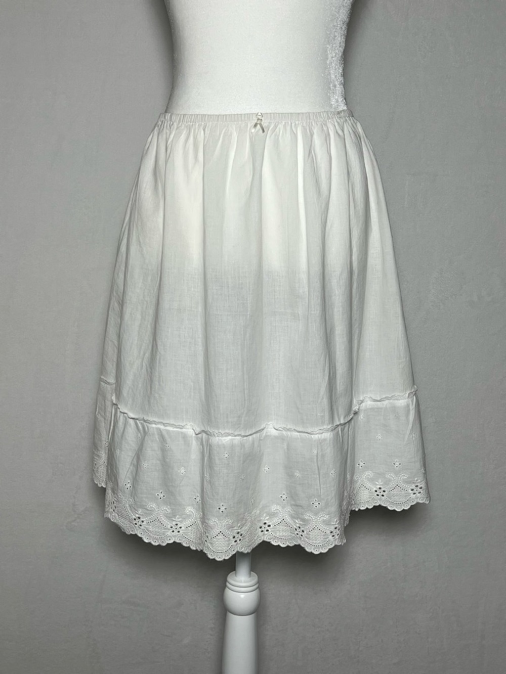 White Cotton Eyelet Half Slip Skirt - size S